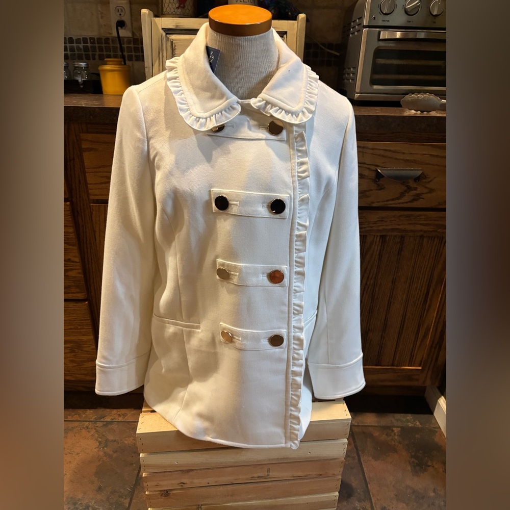 ⭐️⭐️Crown & Ivy White Pea Coat
